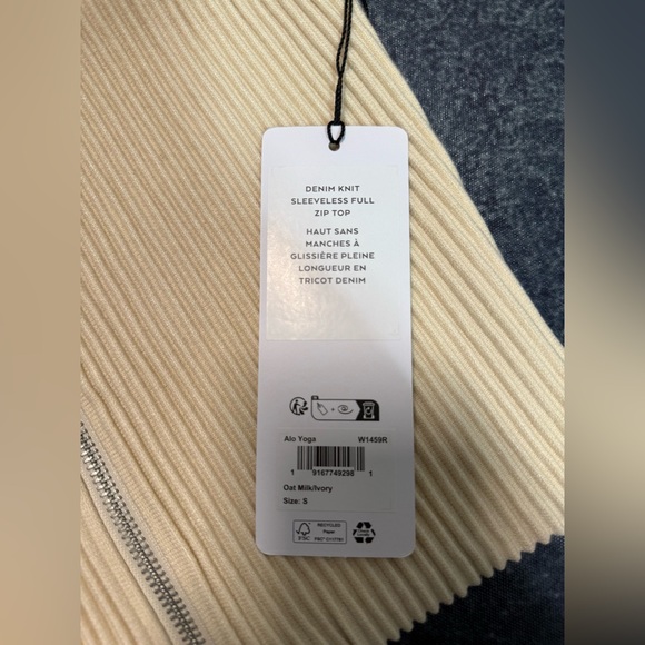 ALO Denim Knit Sleeveless Full Zip Top - Picture 4 of 5